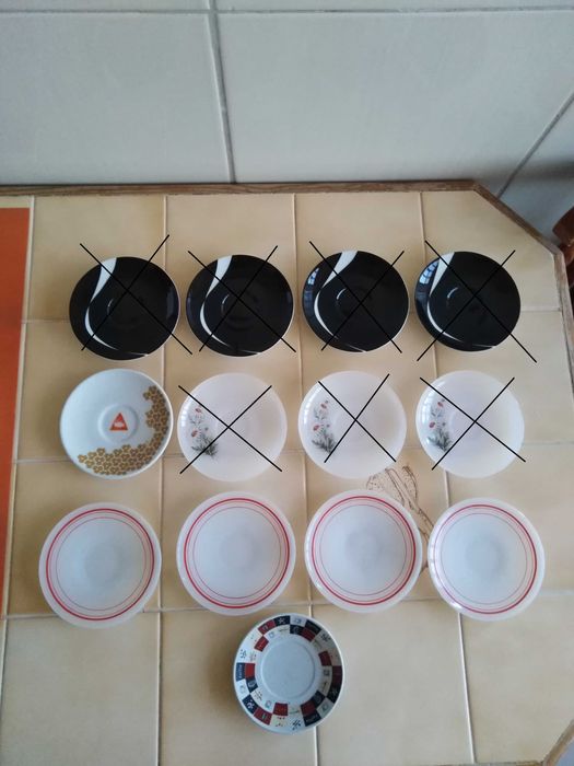 Conjunto de 13 Chávenas + Conjunto de 10 Pires