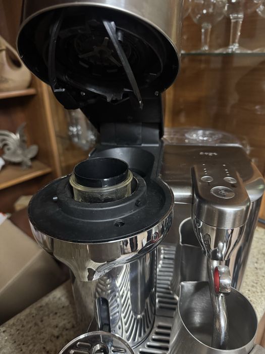 Maquina de cafe Nespresso Vertuo Creatista