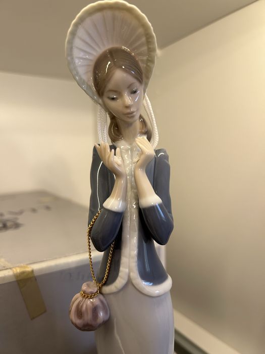 Lladró “De paseo con el perro - 1537” Com caixa