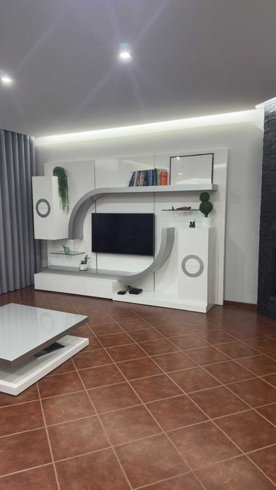 Conjunto de sala feito à medida - Móvel + Mesa de centro