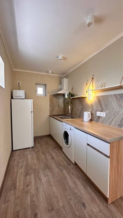 Стильний апартамент 10хв пішки до басейнів