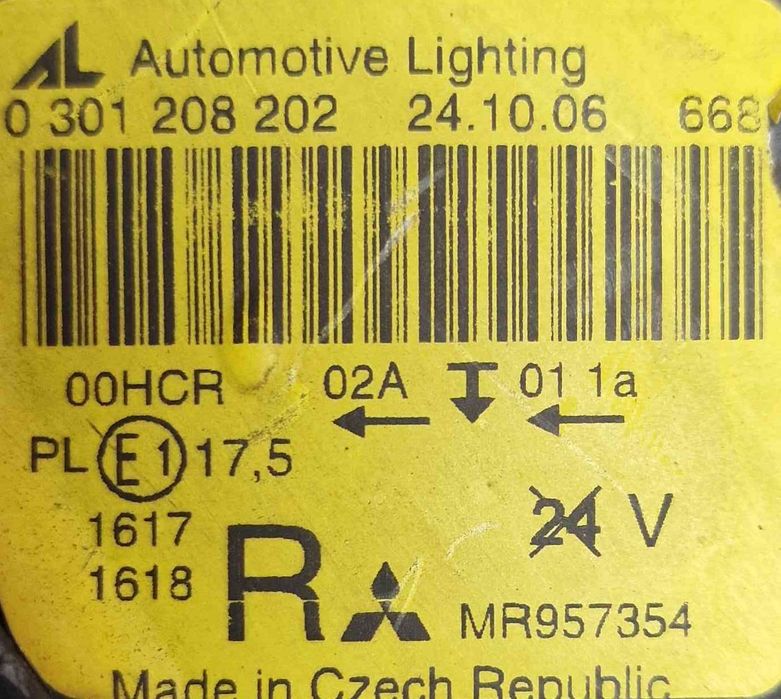 Ótica / Farol Direito 0301208202 - MITSUBISHI COLT VI