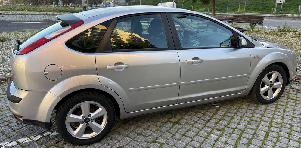 Ford Focus 1.6 TDCi Automático | 154.000 km | Nacional