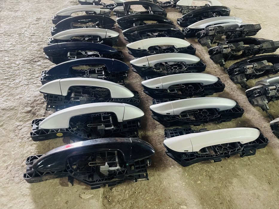 Ручки дверей Пасат Б6 різних кольорів дверна ручка водія passat B6 all