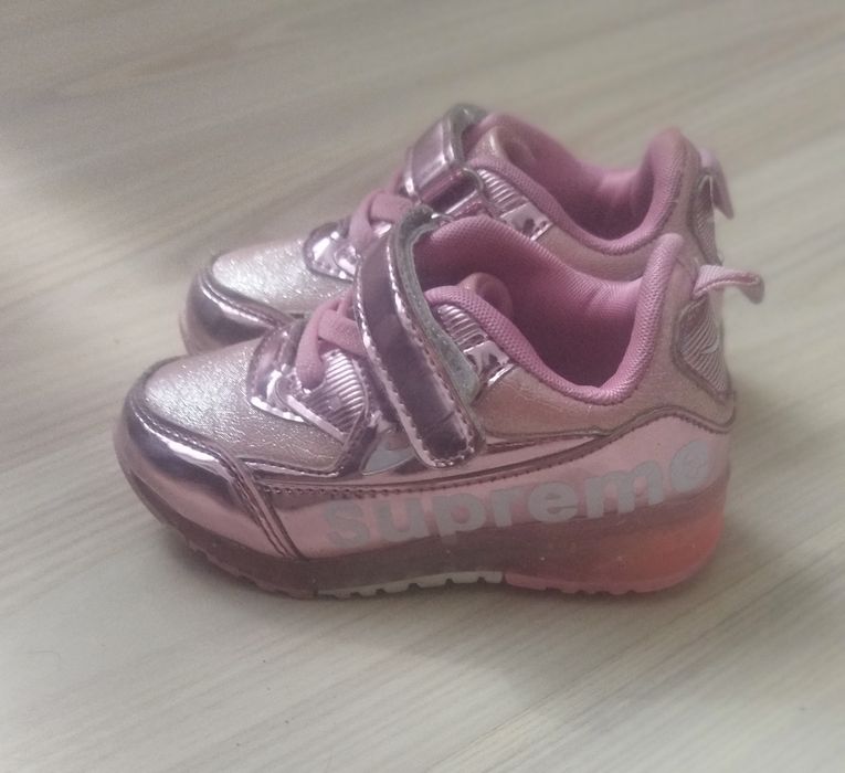 Дитяче взуття для дівчаток/ кросовки/ босоніжки