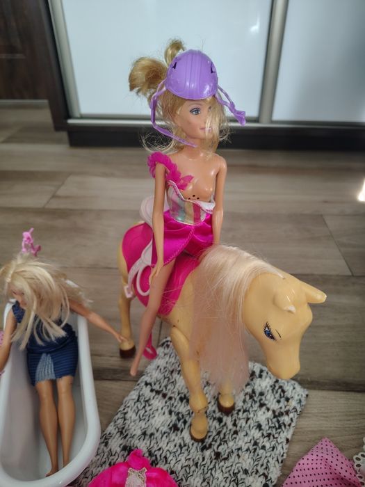 lalki Barbie i chodzący koń duży zestaw