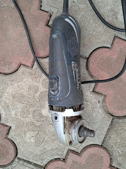 Болгарка неробоча.