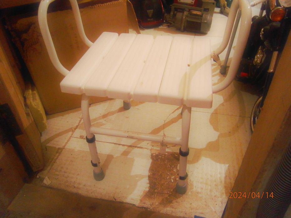 кровать односпальная.