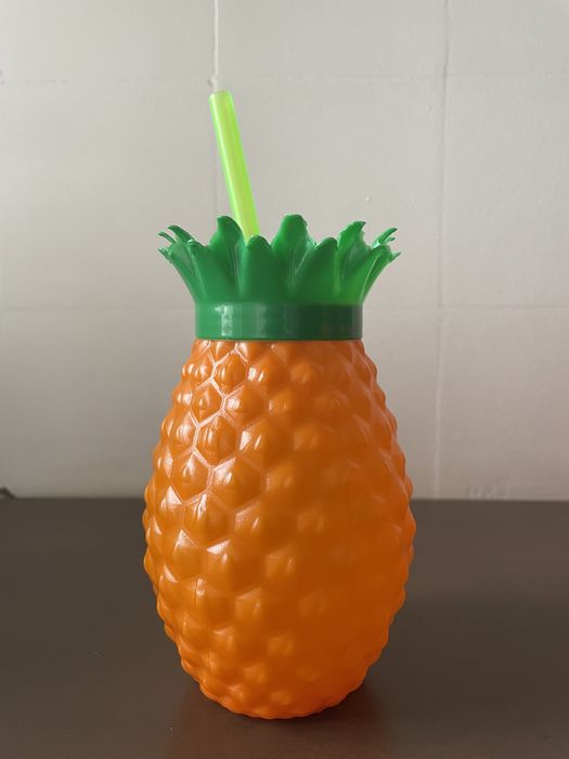 Copos em Formato de Abacaxi Novos | Plastic Pineapple-Shaped Cup