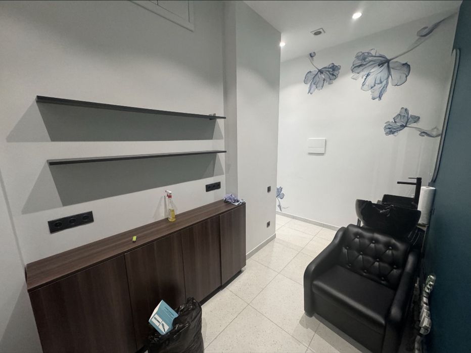 Новий салон краси 20 кв м, по вул. Кульпарківська 64а, Парус Парк