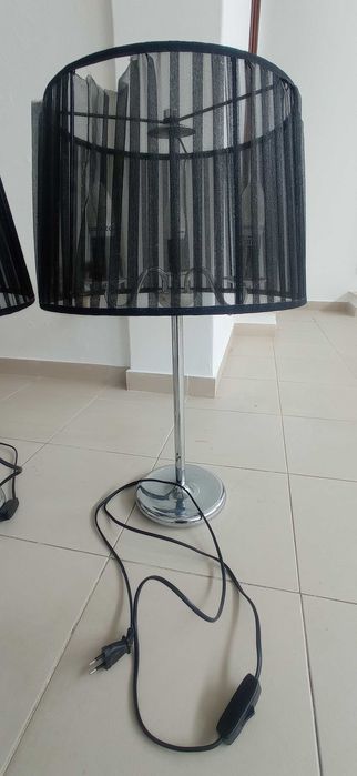Conjunto de candeeiros, um de teto e dois de pé