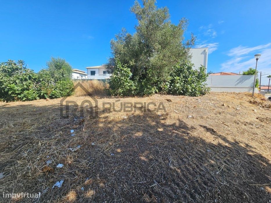 Plot for Residential Construction in the Centre of Almancil