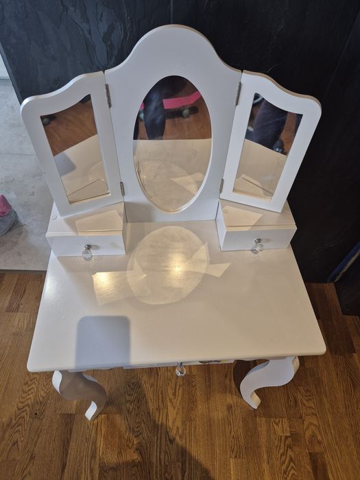 Toaletka dla dziewczynki