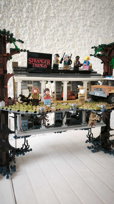 LEGO Stranger Things 75810 - O Mundo Invertido (100% Completo / Descontinuado)