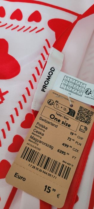 Nowa apaszka marki Promod