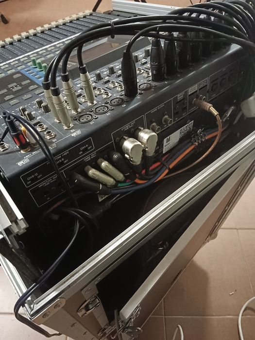 Mixer cyfrowy Yamaha 01V 96 w bardzo dobrym stanie.