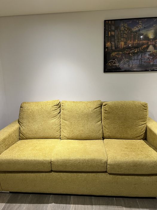 Sofá estado de novo