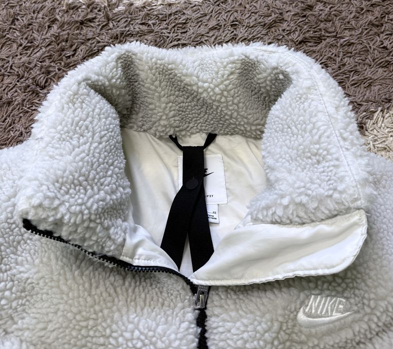 Nike Womens Therma-FIT куртка шерпа