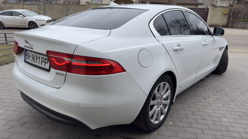 Jaguar XE, Prestige 2015