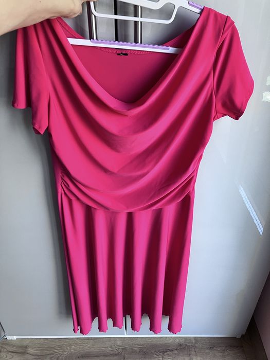 Malinowa sukienka 40/42