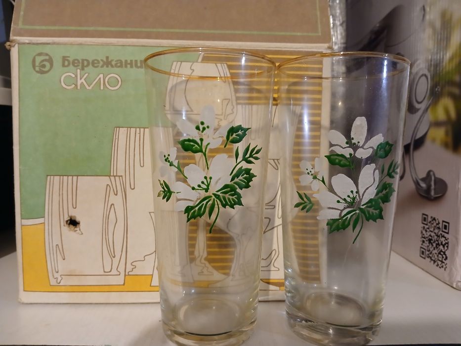 Продам креманки для морозива 6шт.,стакани бережанські  12штук.
