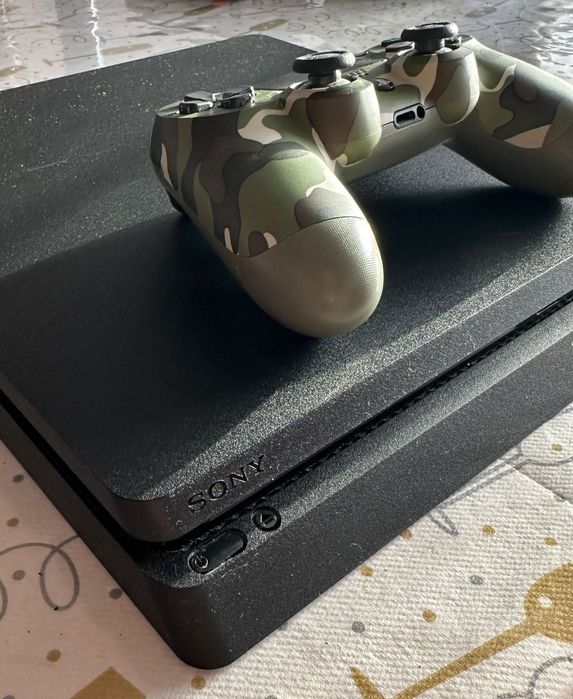 Playstation 4 slim