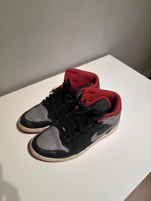 Buty jordan 1 czarno czerwono szare