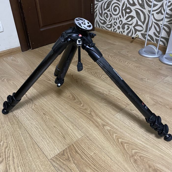 Штатив Manfrotto MT057C3-G
