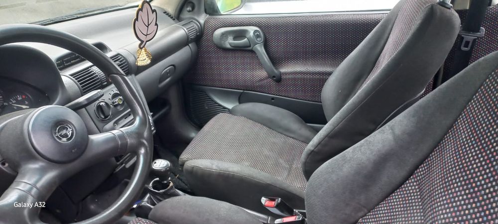 Opel corsa 1.5 5 lugares