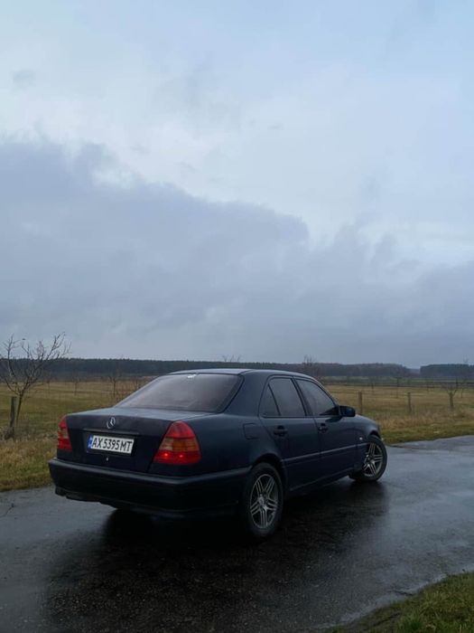 Продам Мерседес 202