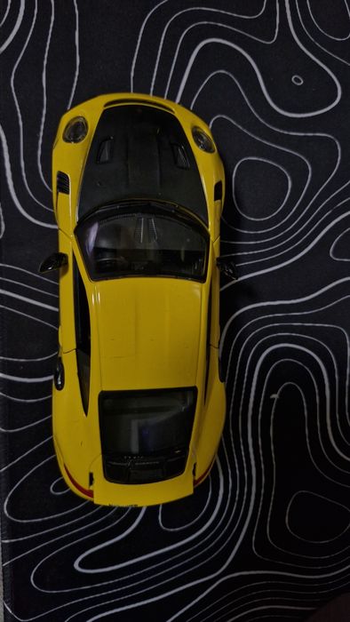 Машинка 1:24 металева