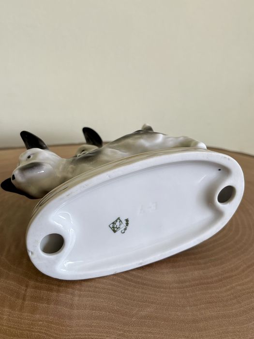 Figura Porcelana Electro-Cerâmica Candal Par de Cães em Biscuit