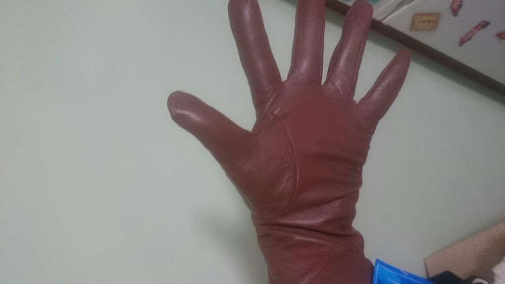 Nowe rękawiczki skórzane