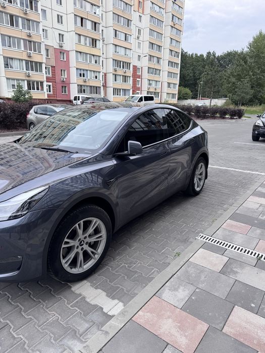 Tesla Model Y 2021 VIN LRWYGCEK0MC063496 фото оголошення 3 з 18