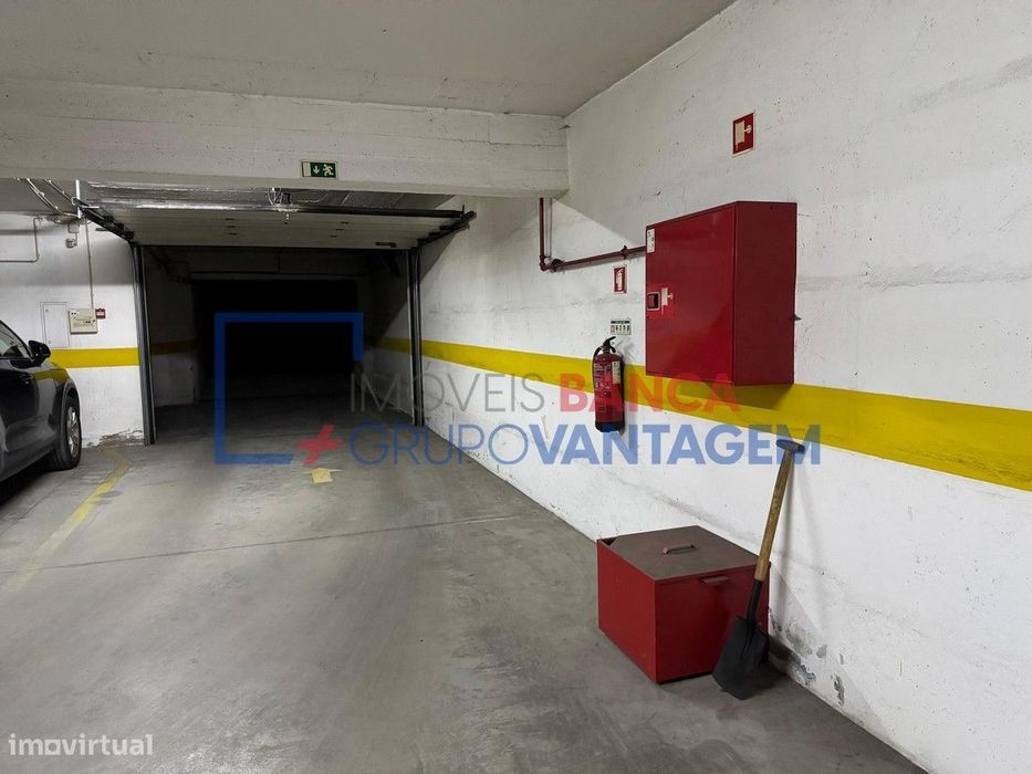 Venda de 6 Parqueamentos