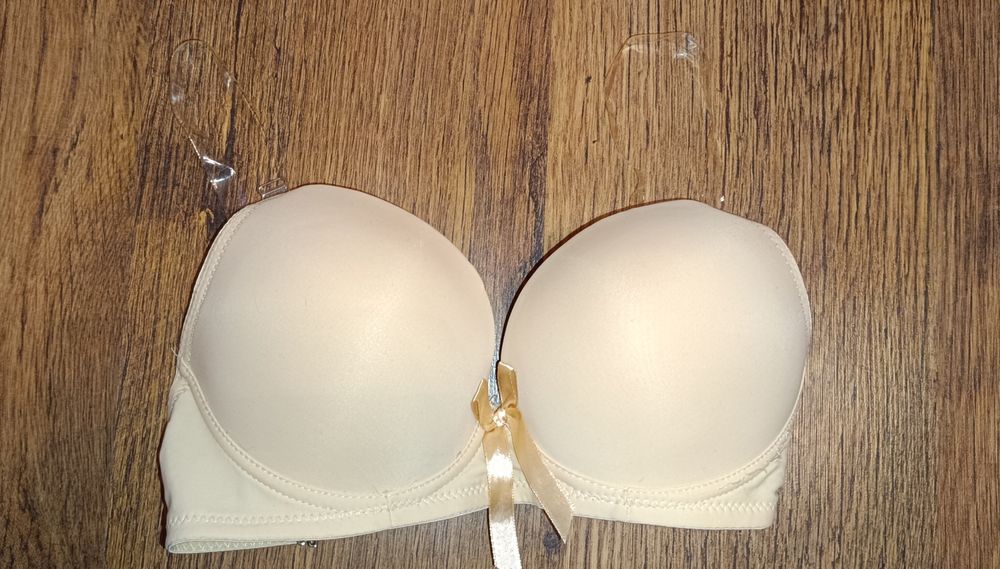 Biustonosz 80C silikonowe ramiączka i plecy Nowy