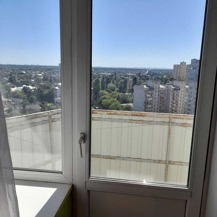 Продається 1 кімнатна. М. Бровари, вул. Грушевського, 7. Без комісії