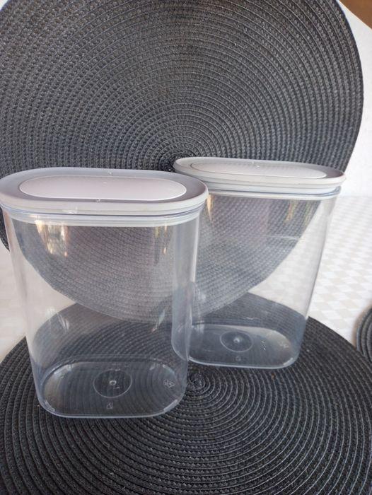 Pojemniki kuchenne plastikowe oraz ceramiczny