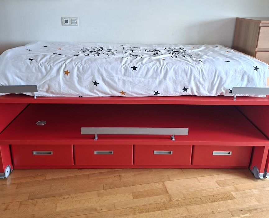 Cama de solteiro dupla e com gavetões