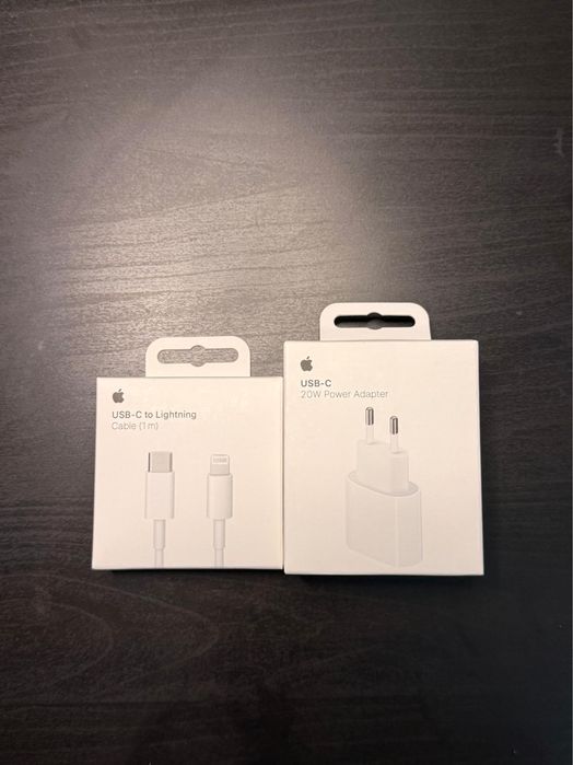 Carregadores Apple e Earpods