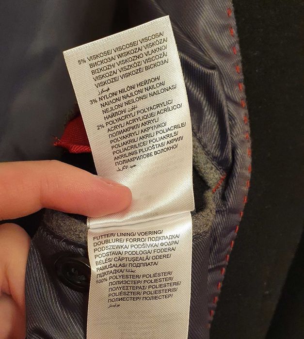 Czarny wełniany płaszcz, dyplomatka
