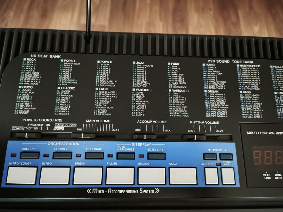 Órgão Casio a funcionar
