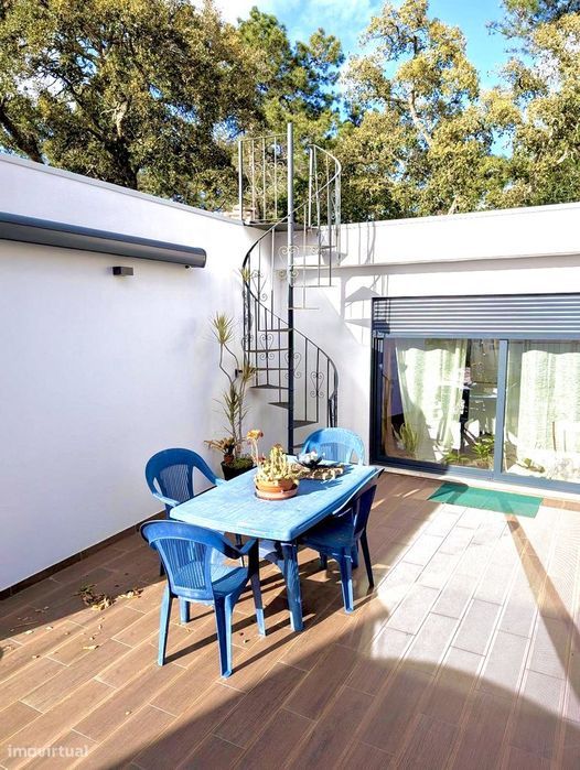 Quarto para arrendar na Sobreda | com contrato e recibos