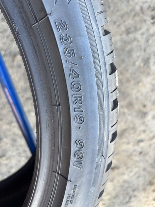 235/40/19 R19 Brigestone Blizzak LM005 зима 1 шт