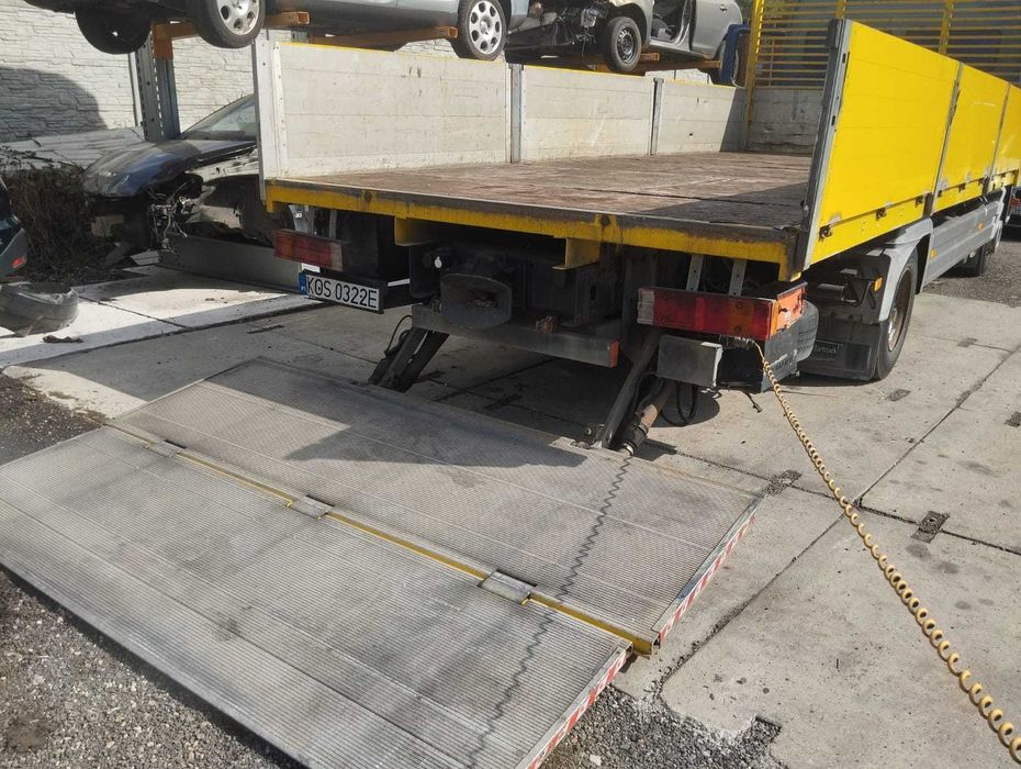 Mercedes Atego skrzynia ładunkowa 6m winda 1500