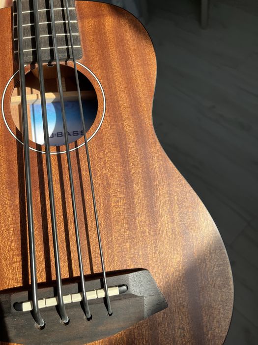 Kala uBass, ukulele basowe
