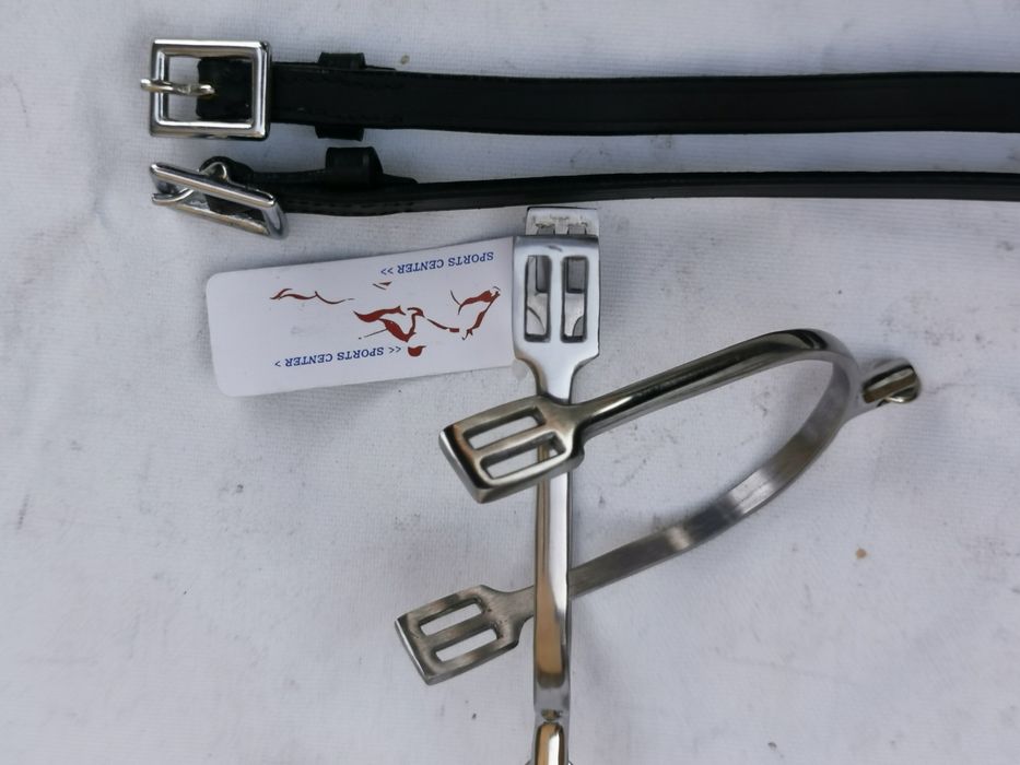 Ostrogi żołnierskie stał kwasowa z paskami że skóry