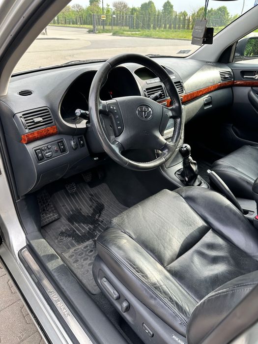 Toyota Avensis T25