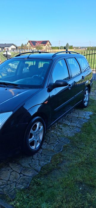 Ford Fokus     .