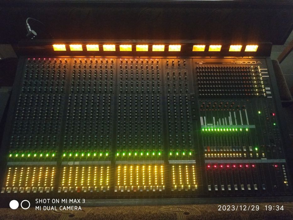 Микшерная консоль (пульт) Yamaha M3000A